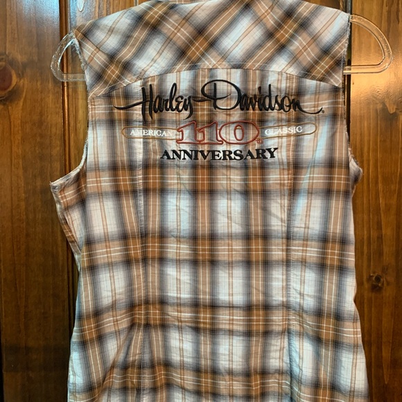 Harley Davidson sleeveless button down blouse - Picture 2 of 5